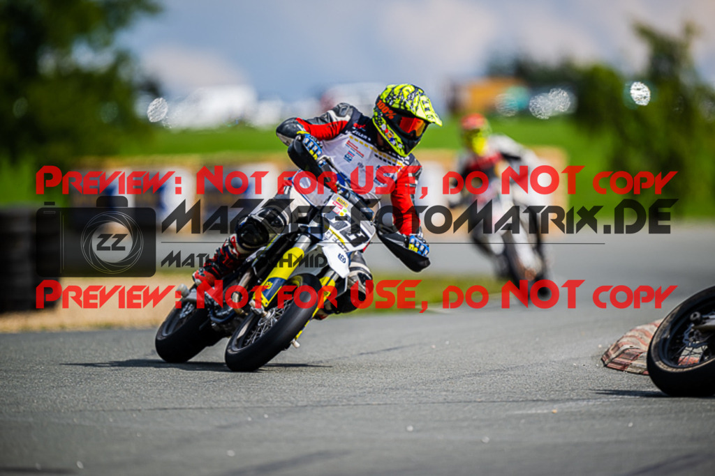 MaZZes_FotoMatrix_220904_9687 | UE40