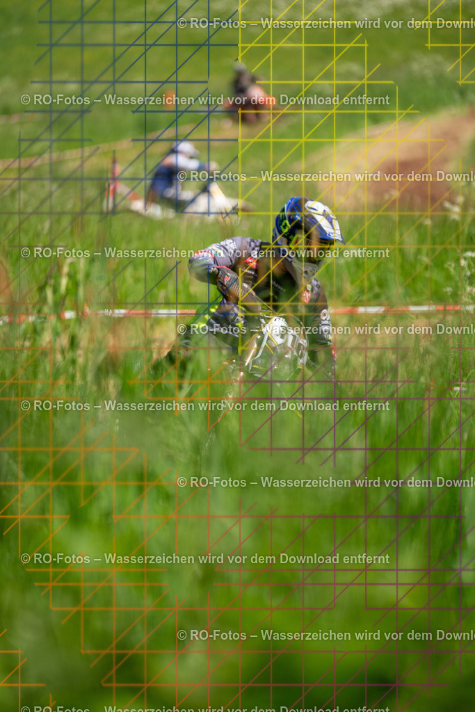 Wolfshausen 2 Lauf -1000 | Sportfotografie von RO-Fotos: Motorsport, Motocross, Enduro, Laufveranstaltungen und Triathlon. Professionelle Fotos von Sportlern und Events. - Realisiert mit Pictrs.com