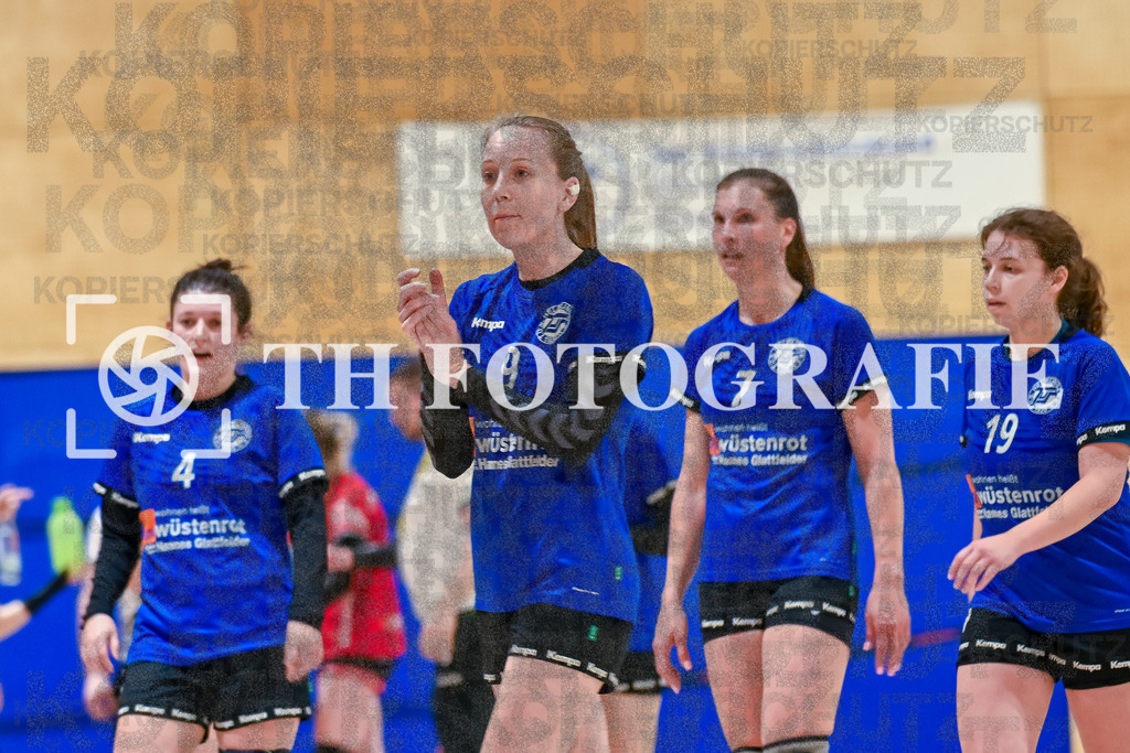 GER, SG Maulburg/Steinen - TuS Helmlingen, Frauen-Handball, Oberliga Suedbaden, 19. Spieltag, Saison 2024/2025, 23.03.2025 | Viola Großmann (TuS Helmlingen, #9) mit Sophia Körber (TuS Helmlingen, #4), Geraldine Kimmer (TuS Helmlingen, #7), Lia Nachtigall (TuS Helmlingen, #19)GER, SG Maulburg/Steinen - TuS Helmlingen, Frauen-Handball, Oberliga Suedbaden, 19. Spieltag, Saison 2024/2025, 23.03.2025Foto: TH Fotografie/Thomas Hess