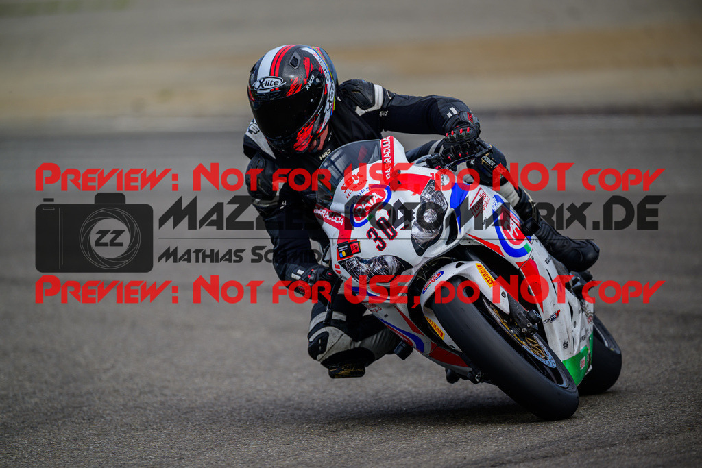 MaZZes_Fotomatrix_20250421_6007705_4106 | ROT