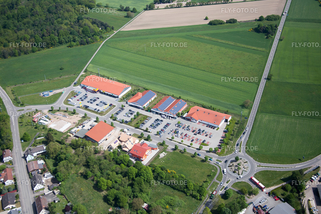 Ortsansicht | Luftbild: Ortsansicht im Ortsteil Neulauterburg in Berg im Bundesland Rheinland-Pfalz in Deutschland. Foto: IMG_078624.jpg vom 08.05.2015 durch Werner Riehm/FLY-FOTO.de - Realisiert mit Pictrs.com