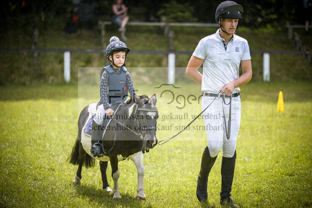 DOS_5537 | Entdecke hochwertige Reitturnierfotos von Foto Oger. Professionell, emotional und authentisch – jetzt Lieblingsmomente im Shop bestellen.Deutschlandweite Turnierfotografie. - Realisiert mit Pictrs.com