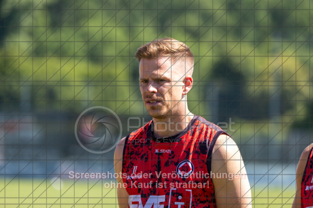 20250629_103939_0533 | #,1.Göppinger SV, Fussball, Oberliga BW - Trainingsauftakt, Saison 2025/2026, Rasensportplatz Stadion SV Göppingen, Hohenstaufenstr. 116, 73033 Göppingen, 29.06.2025 - 10:30 Uhr,Foto: PhotoPeet-Sportfotografie/Peter Harich