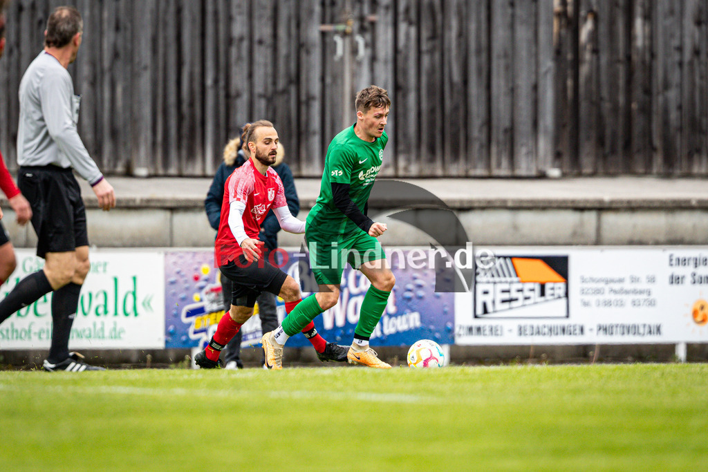 TSV Peißenberg vs WSV Unterammergau | Abstiegs Qualifikationsrunde Kreisliga Gruppe C, TSV Peißenberg vs WSV Unterammergau, 20240420,
Robin REITER (WSVU 15) in Aktion,
2024-04-20 in Peißenberg (Sportplatz Peißenberg)
10 Johannes JUNGMANN (TSVP 10), 15 Robin REITER (WSVU 15)
Copyright: WolfgangxLindner www.foto-lindner.de
