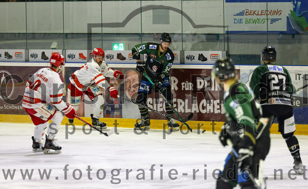 2023-03-19_017_TSV_Erding_gegen_TEV_Miesbach | Erding, Deutschland, 19.03.2023:
Eishockey, Bayernliga Playoffs 2022 / 2023, Halbfinale, TSV Erding gegen TEV Miesbach, Endergebnis: 

Bastian Cramer (Erding Gladiators, #34)

Foto: Christian Riedel / fotografie-riedel.net