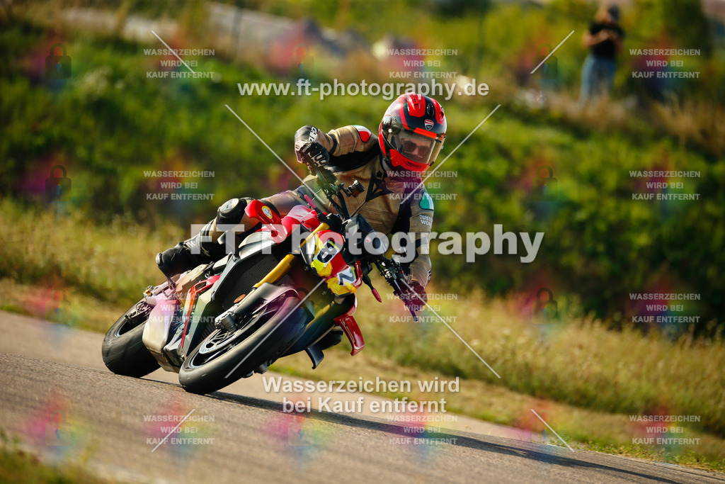 _MOT5961 | Hier findet Ihr Bilder von Touristenfahrten auf der Nürburgring Nordschleife oder von anderen Veranstaltungen die ich besucht habe. Viel Spass beim Durch Schauen 