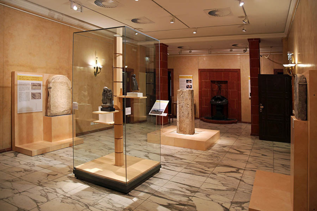 Foto: Leipzig - Ägyptisches Museum - Georg Steindorff - der Universität Leipzig | Das Team hinter BILDLEXIKON LEIPZIG bündelt historische wie aktuelle Informationen über die Stadt Leipzig in Text und Bild auf einer Plattform und stellt diese der interessierten Öffentlichkeit zur Verfügung.