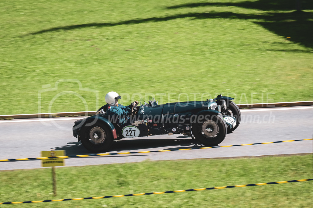 21. Arosa ClassicCar 2025 - 6. =September= 2025 | Martin Siebenmann aus Zumikon (SUI) in einem Riley TT Sprite aus dem Jahre 1931 mit Startnummer 227 am Arosa ClassicCar 2025 in der Kategorie Classic Trophy..@arosaclassiccar, @arosa.official, #arosaclassiccar, #arosa, #76curves, #classiccarBild: Sportfotografie Markus Aeschimann | www.markus-aeschimann.ch - Realisiert mit Pictrs.com