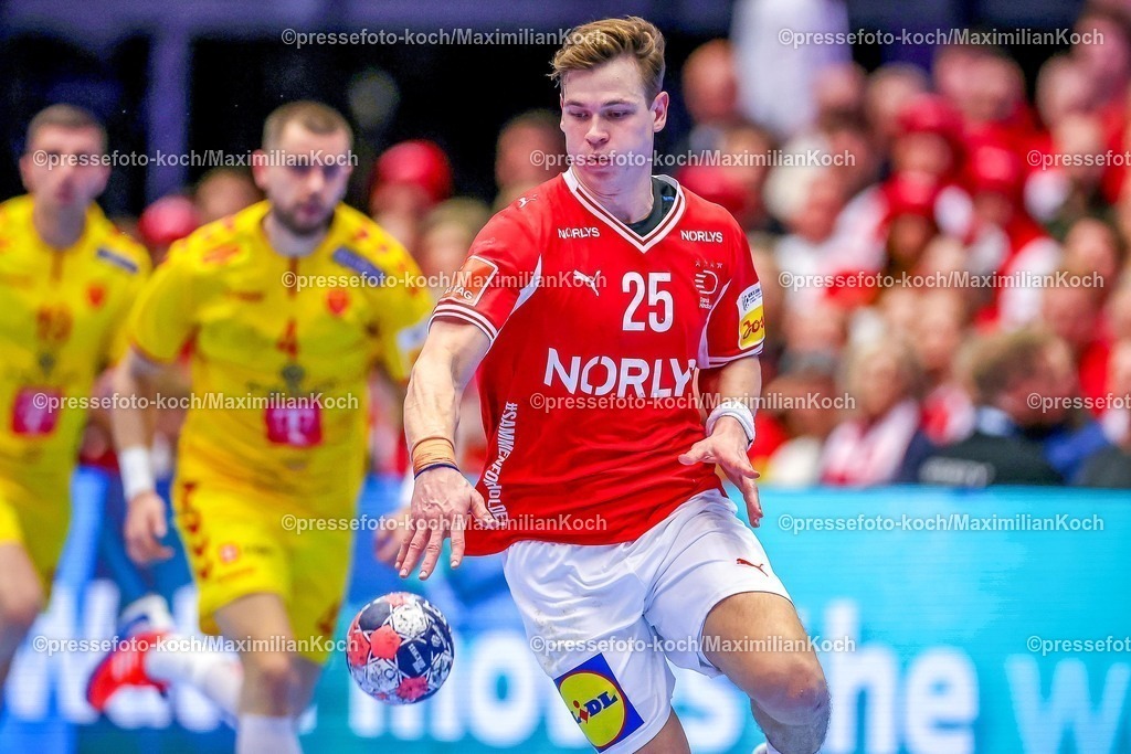 EHF16012602152 | 16.01.2026, Handball, Men's EHF EURO 2026, Dänemark - Nordmazedonien, Jyske Bank Boxen in Herning, Dänemark, Preliminary Round:  Lukas Lindhard Jorgensen (Denmark #25) 