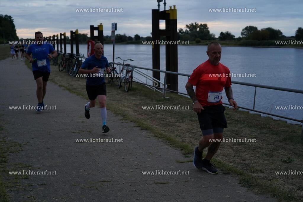 DSC05384 | Lichterlauf  - Realisiert mit Pictrs.com