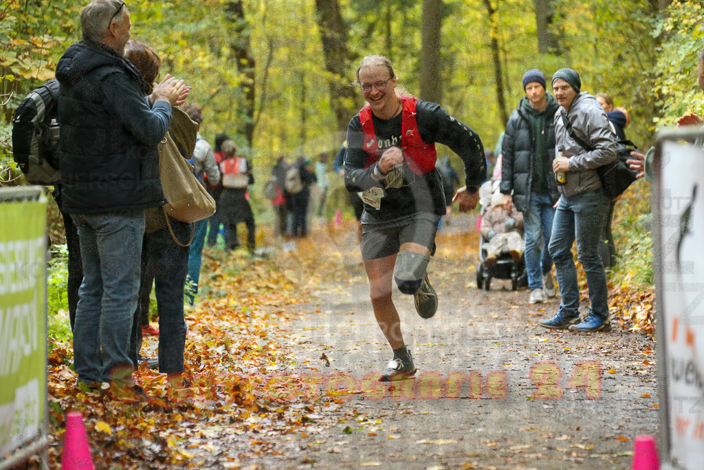 251026_1310_EX1_2738 | Sportfotografie im Rhein-Sieg Kreis, Köln, Bonn, NRW, Rheinland Pfalz, Hessen, etc. Unser Tätigkeitsfeld umfasst den Laufsport vom Volkslauf über den Marathon, Duathlon, Triathon bis zum Ultralauf wie Kölnpfad Ultra oder Schindertrail.