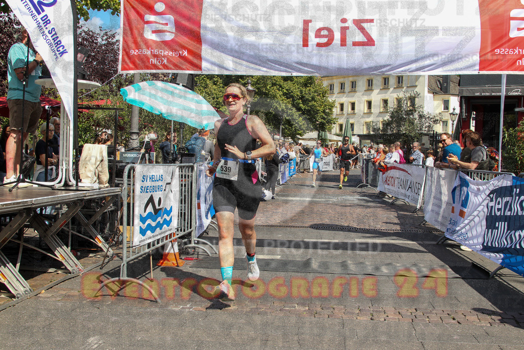 250824_1435_EV4_1949 | Sportfotografie im Rhein-Sieg Kreis, Köln, Bonn, NRW, Rheinland Pfalz, Hessen, etc. Unser Tätigkeitsfeld umfasst den Laufsport vom Volkslauf über den Marathon, Duathlon, Triathon bis zum Ultralauf wie Kölnpfad Ultra oder Schindertrail.
