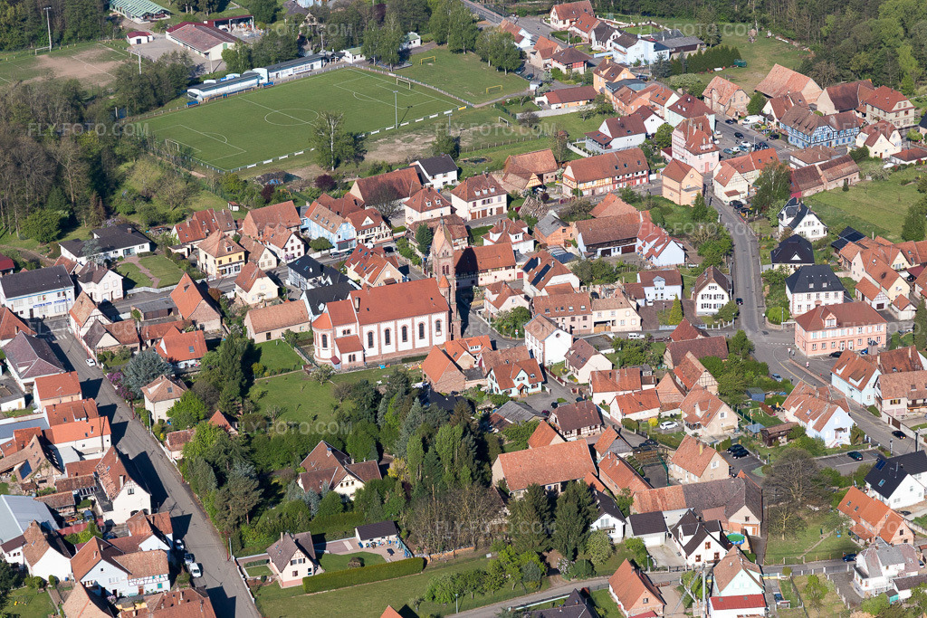 Aerial view: View of the town in Gundershoffen in the state Bas-Rhin, France.Photo: IMG_099400.jpg taken on 04/30/2017 by Werner Riehm/FLY-FOTO.comResolution of the original: 5472 x 3648 px