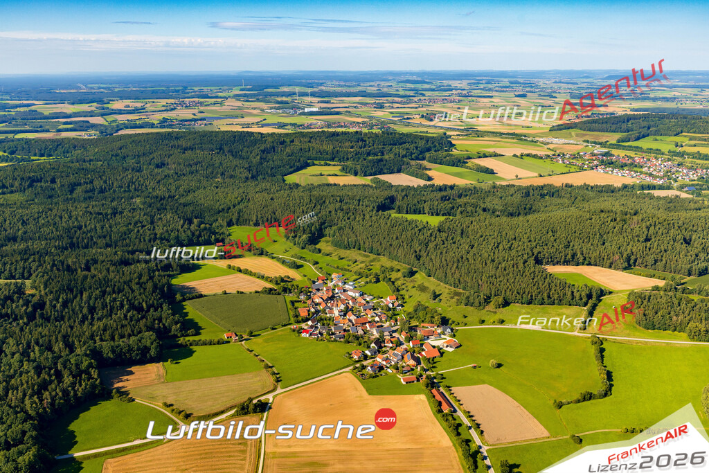 Luftbild Vs Google Maps  Schwimbach  Thalmässing -Das Luftbild wurde 2025 vom UL-Flugzeug heraus erstellt ( keine Drohne ) - Hochauflösende Luftaufnahme -Nicht vergleichbar mit Google Maps oder Satelittenbilder- Die Geschenkidee !Mit Lizenz und Bildrechte bestellbar