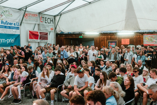 SR1_4824 | Hier finden Sie sämtliche Bilder aus der Admiral Bundesliga, oberösterreichischem Unterhaus und von weiteren Sportveranstaltungen.

Simon Reisinger - reisinger-simon.at - Realisiert mit Pictrs.com