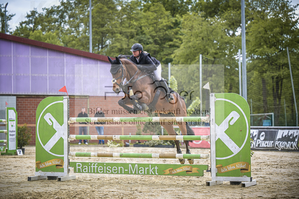 DOS_1581 | Entdecke hochwertige Reitturnierfotos von Foto Oger. Professionell, emotional und authentisch – jetzt Lieblingsmomente im Shop bestellen.Deutschlandweite Turnierfotografie. - Realisiert mit Pictrs.com