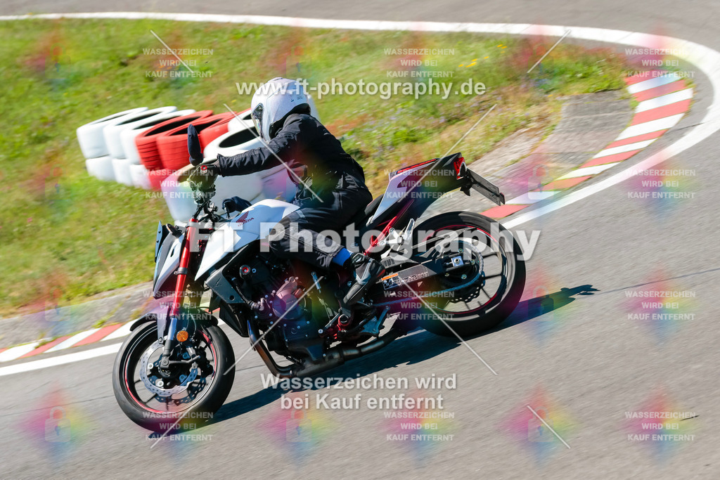 Moto-TeamOBK-22418 | Hier findet Ihr Bilder von Touristenfahrten auf der Nürburgring Nordschleife oder von anderen Veranstaltungen die ich besucht habe. Viel Spass beim Durch Schauen 