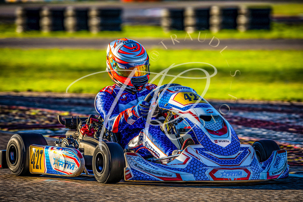 3C6BBEE6-D152-4C12-8108-9E9BBCF5522D | traudl_s_fotos