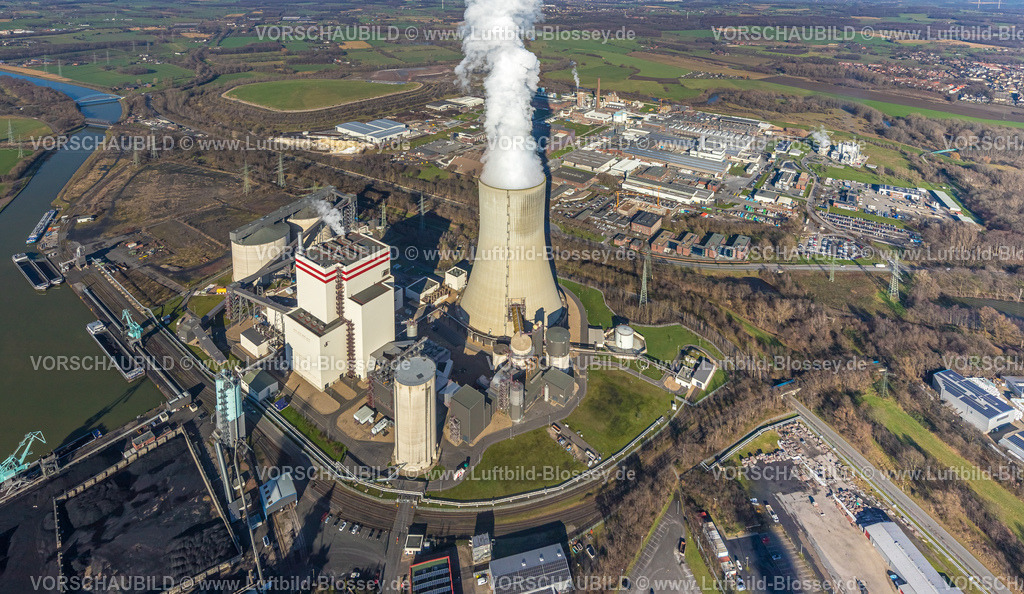 Luenen230204310 | Luftbild, Trianel Kohlekraftwerk Lünen, Gewerbegebiet In den Telgen, Remondis Werksgelände, Kühlturm Lünen Stummhafen mit Dampfwolke, am Datteln-Hamm-Kanal, Lippholthausen, Lünen, Ruhrgebiet, Nordrhein-Westfalen, Deutschland