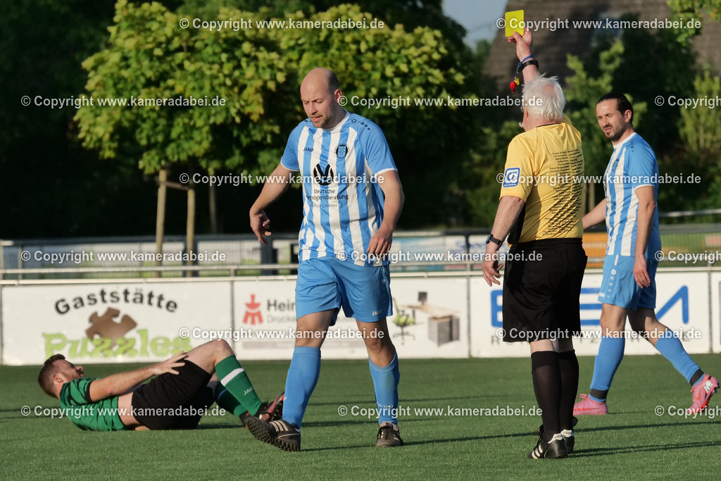 Fußball Kreispokal 25/26 Ü 32 : Spiel um Platz 3 : SV 08/29 Friedrichsfeld - SV Ringenberg AH  2 : 1 | Fußball Kreispokal 25/26 Ü 32 : Spiel um Platz 3 : SV 08/29 Friedrichsfeld - SV Ringenberg AH  2 : 1Spielort : Voerde Friedrichsfeld - Realisiert mit Pictrs.com
