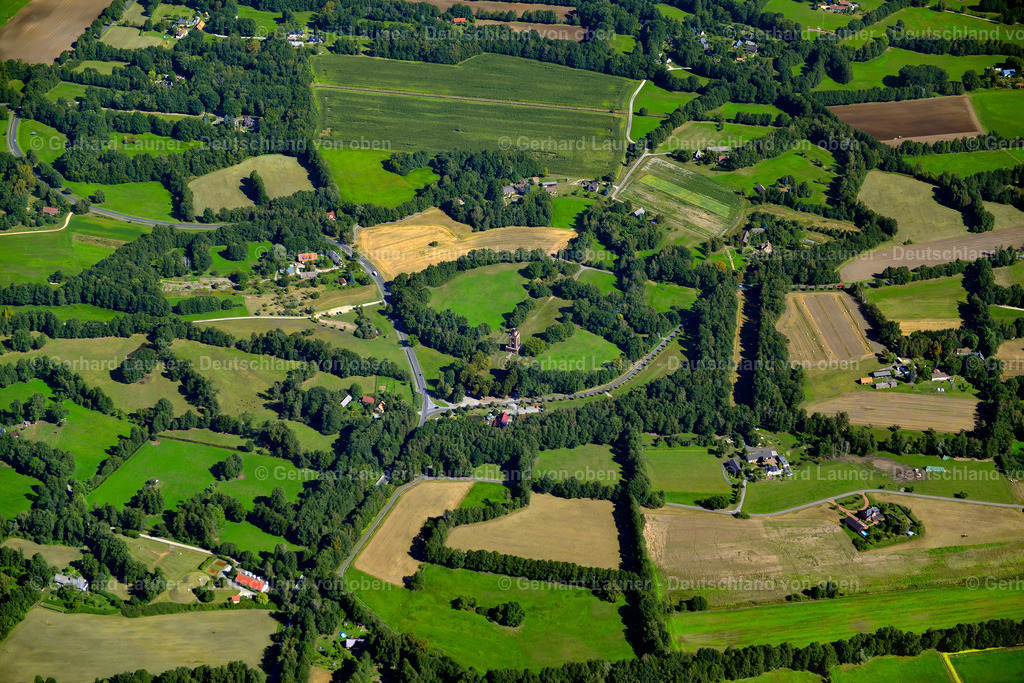 3637230 | BURG-DORF 25.08.2016 Strukturen auf landwirtschaftlichen Feldern  in Burg-Dorf im Bundesland Brandenburg, Deutschland // Structures on agricultural fields  in Burg-Dorf in the state Brandenburg, Germany Foto: Gerhard Launer