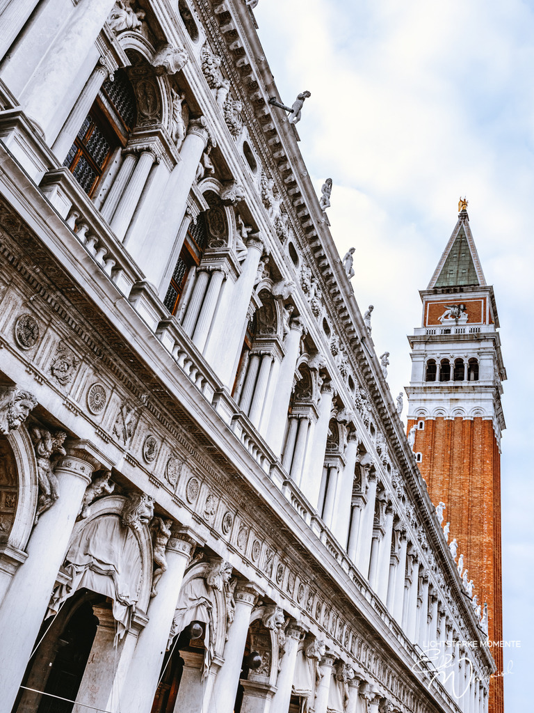 20220311-162512 ITALIEN-Venedig_170-1 Kopie | Herzlich willkommen auf meiner Seite! Ich bin Elke Wallnisch, Deine Fotografin für lichtstarke Momente. Der Name steht für alles, was mich mit der Fotografie verbindet: Das Licht und seine machtvolle Wirkung auf eine Situation oder unsere Stimmung - Realisiert mit Pictrs.com