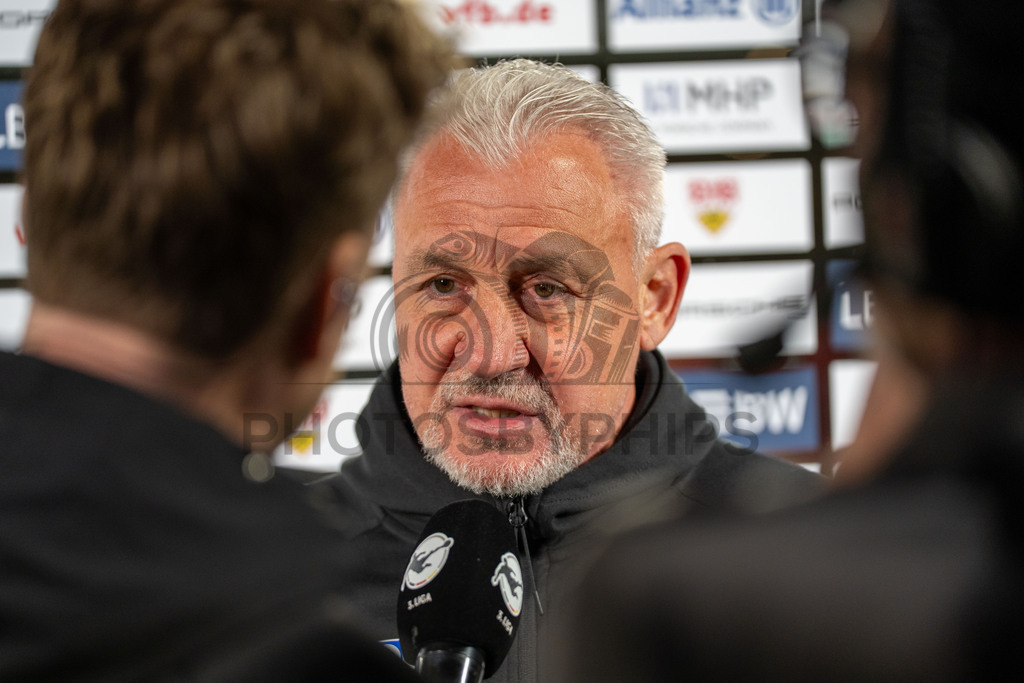 VfB Stuttgart II vs. SSV Ulm 1846 Fussball, Fussball, 3. Liga, 32. Spieltag, 08.04.2026 | Pavel Dotchev (Trainer SSV Ulm 1846 Fussball) im Interview nach Abpfiff,VfB Stuttgart II vs. SSV Ulm 1846 Fussball, Fussball, 3. Liga, 32. Spieltag, 08.04.2026DFB regulations prohibit any use of photographs as image sequences and/or quasi-video
