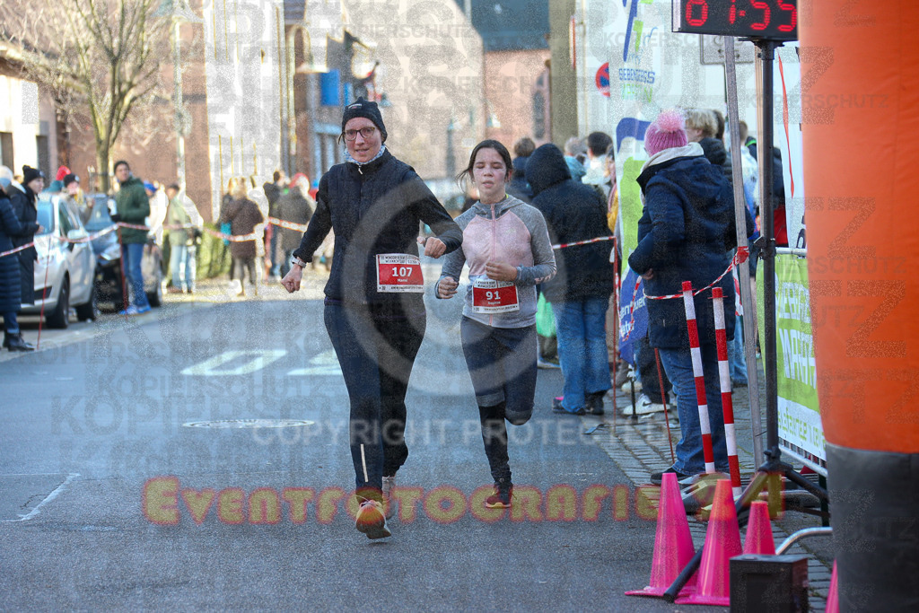 241201_1238_EX1_2961 | Sportfotografie im Rhein-Sieg Kreis, Köln, Bonn, NRW, Rheinland Pfalz, Hessen, etc. Unser Tätigkeitsfeld umfasst den Laufsport vom Volkslauf über den Marathon, Duathlon, Triathon bis zum Ultralauf wie Kölnpfad Ultra oder Schindertrail.