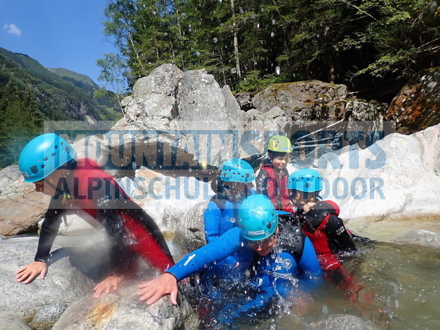 P7300375 | Bestelle die Bilder deines Berg- oder Wasser-Abenteuers mit Mountain Sports bequem von zu Hause aus direkt über unseren Online Fotoshop von pictrs.com. - Realisiert mit Pictrs.com