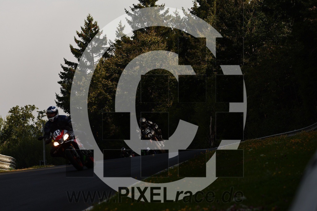 0147-20250814_02879 | Schöne Erinnerungen an spannende Momente - das festzuhalten ist unser Job. PIXELrace.de ist seit 2003 auf den Rennstrecken Europas unterwegs um die Action draußen beim Fahren und die wunderbare Stimmung imm Fahrerlager für euch einzufangen.