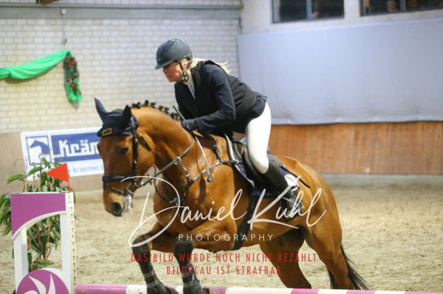 IMG_0834 | Deine Turnierfotos vom Reitturnier online kaufen: Dressur, Springen & Siegerehrung. Professionelle Pferdefotografie aus dem Rheinland – als Download & Print.Alternative: Turnierfotograf für den Pferdesport: Finde deine Fotos von Dressur- und Springturnier