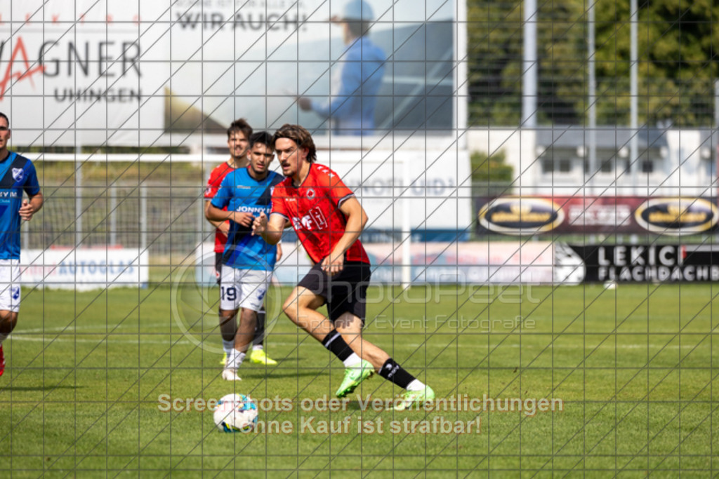 20250816_152838_0712 | #,1.Göppinger SV (rot) vs. FSV 08 Bietigheim-Bissingen (blau), Fußball, Oberliga BW, wfv, 03. Spieltag, Saison 2025/2026, Rasensportplatz Stadion SV Göppingen, Hohenstaufenstr. 116, 73033 Göppingen, 16.08.2025 - 14:00 Uhr,Foto: PhotoPeet-Sportfotografie/Peter Harich