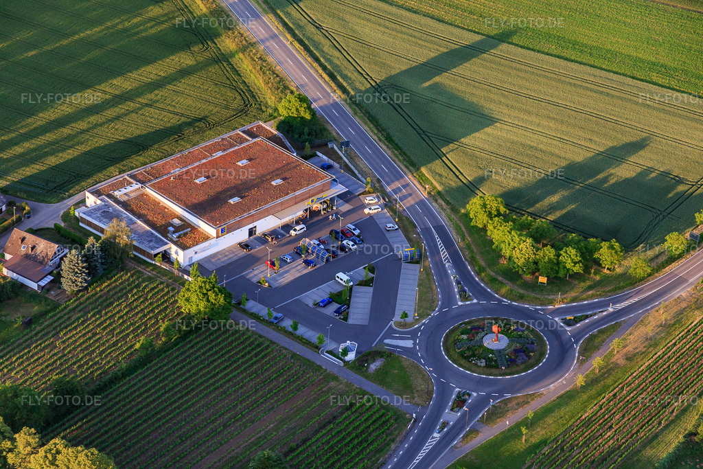 Luftbild: EDEKA PAUL im Ortsteil Appenhofen in Billigheim-Ingenheim im Bundesland Rheinland-Pfalz in Deutschland. Foto: IMG_080366.jpg vom 05.06.2015 durch Werner Riehm/FLY-FOTO.de