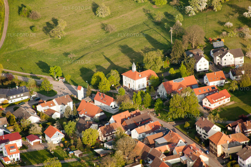 Luftbild: Ortsverwaltung im Ortsteil Schluttenbach in Ettlingen im Bundesland Baden-Württemberg in Deutschland. Foto: IMG_26878.jpg vom 28.04.2010 durch Werner Riehm/FLY-FOTO.de