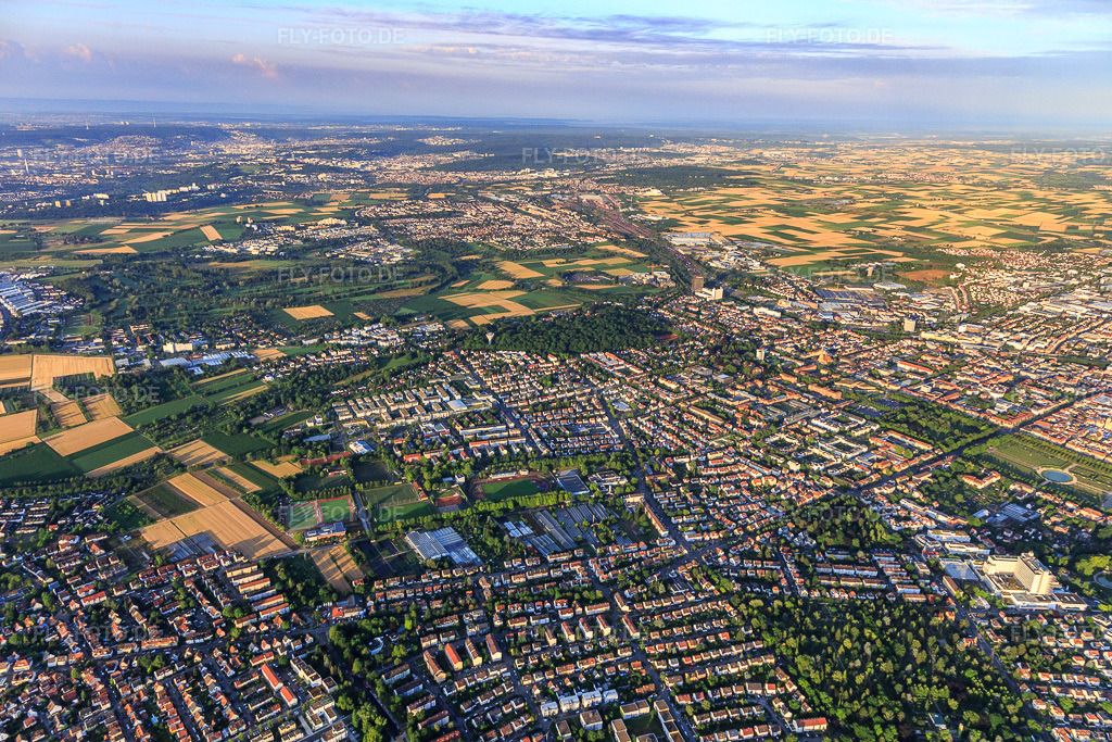 Luftbild: Ortsansicht von Norden in Ludwigsburg im Bundesland Baden-Württemberg in Deutschland. Foto: IMG_101554.jpg vom 08.07.2017 durch Werner Riehm/FLY-FOTO.de
