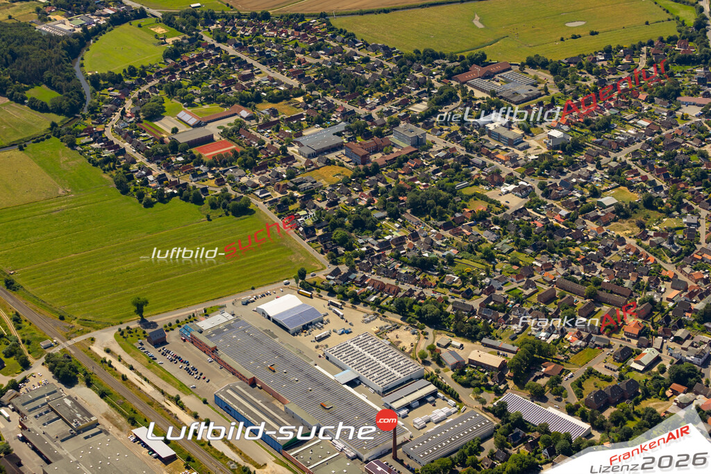 Das Luftbild der Stadt Meldorf wurde 2022 vom Flugzeug heraus erstellt (keine Drohnen-Aufnahmen) Aufnahmehöhe ca.450 Meter- hohe Bildauflösung und Druck-Qualität. Garantiert!