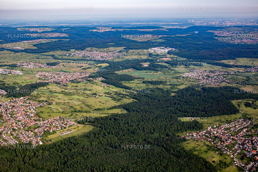 Ortsansicht | Luftbild: Ortsansicht im Ortsteil Feldrennach in Straubenhardt im Bundesland Baden-Württemberg in Deutschland. Foto: IMG_079865.jpg vom 31.05.2015 durch Werner Riehm/FLY-FOTO.de - Realisiert mit Pictrs.com