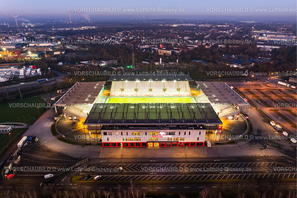 Essen241260189RWE-StadionAnDerHaffenstrasse | Luftbild, Fußballstadion an der Hafenstraße des Clubs Rot-Weiss Essen,3. Bundesliga , Essen-Borbeck, Tribünen, ,Essen, Ruhrgebiet, Nordrhein-Westfalen, Deutschland Copyright: Blossey Mantler