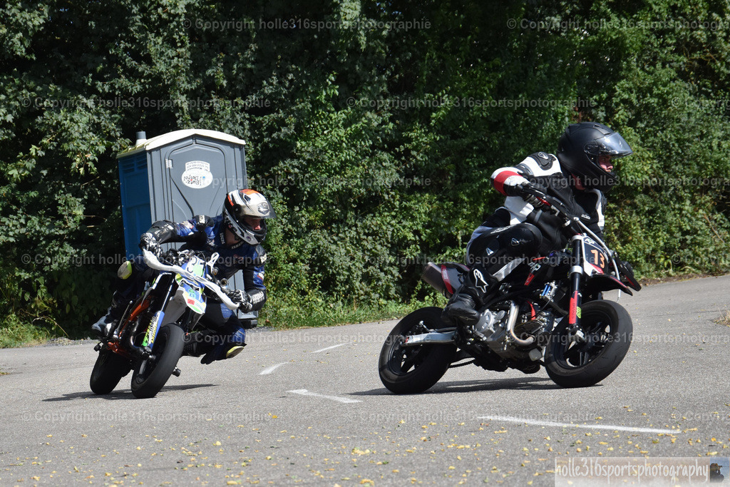 DSC_0828 | Sportfotografie , Motorsport, Motoross, Reitsport, Mointainbike, Enduro,
Landschaft , Outdoor, Eventfotografie, Landschaft, Bilder online bestellen - Realisiert mit Pictrs.com