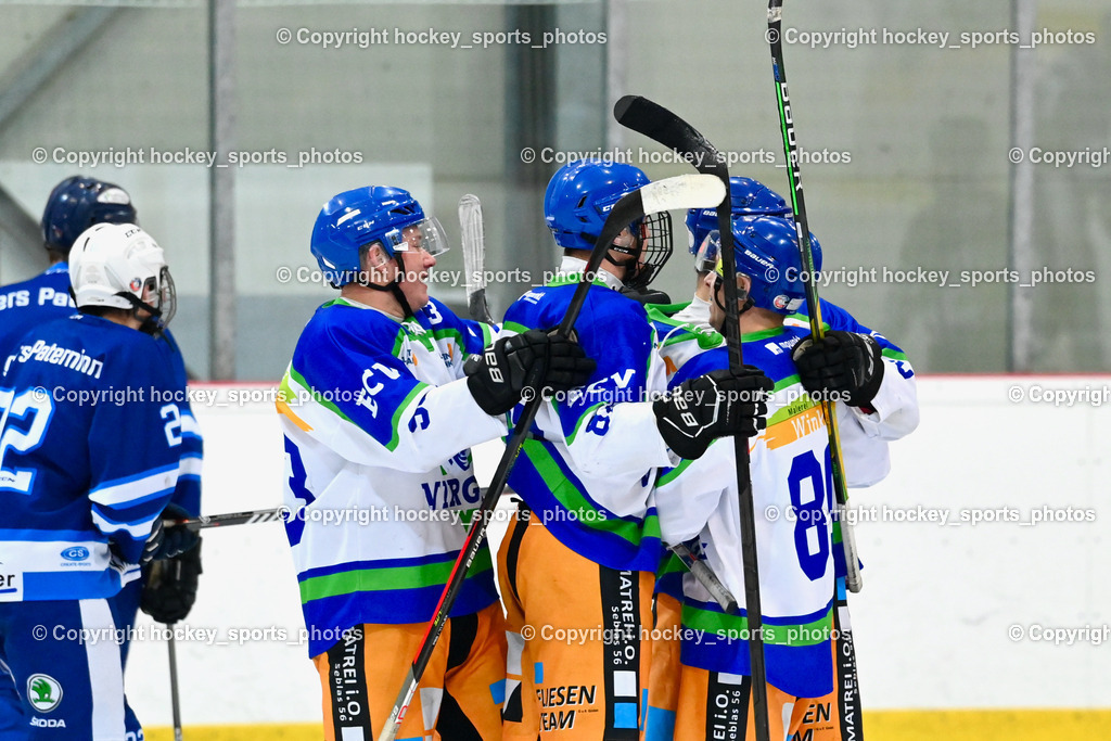  EC Tigers Paternion vs. EC Virgen 8.1.2022 | Jubel EC Virgen Mannschaft