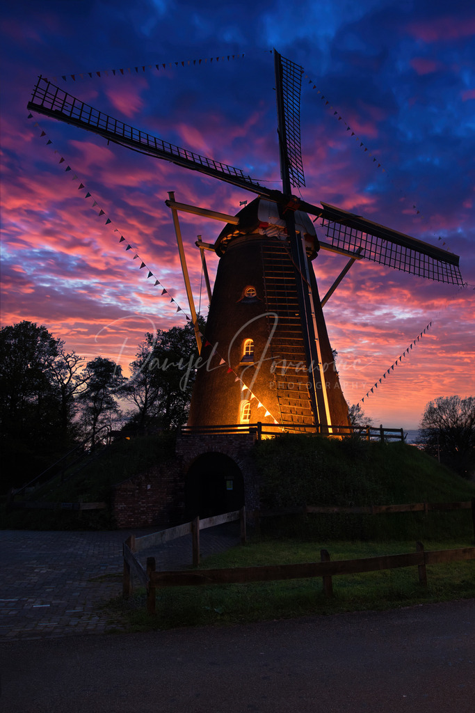 Lonnekermolen | Die Getreidemühle von Lonneker am Abend