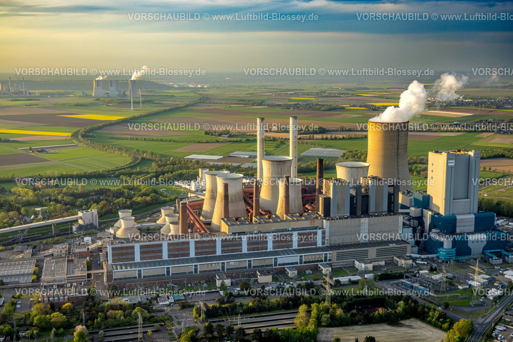 Bergheim240403815RWE-KraftwerkNiederaussem | Luftbild, BraunkohlenKraftwerk Niederaußem, Kraftwerksstandort der RWE Power AG, Kühltürme und Rauchwolken, Fernsicht, hinten das RWE Power AG Kraftwerk Neurath, Bergheim, Rheinland, Nordrhein-Westfalen, Deutschland