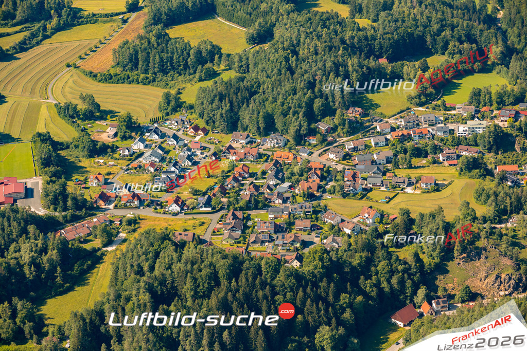 Das Luftbild zeigt :  Obertrubach - Die Luftaufnahme wurde 2024 vom UL-Flugzeug aus erstellt ( keine Drohne ) - Hochauflösende Luftaufnahme - Für grossformatige Ausdrucke geeignet. Die Geschenkidee !Mit Lizenz und Bildrechte bestellbar