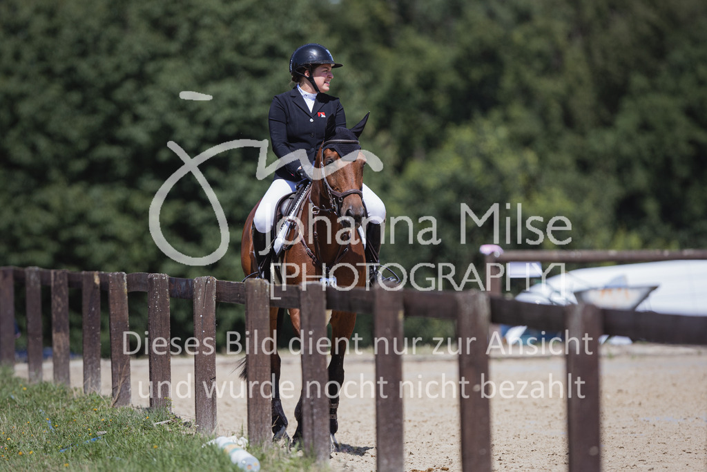 220728_BHO_BronzeTour_L-Stil_1-318 | Deine schönsten Turniermomente als professionelle Fotos! Entdecke hochwertige Pferdesport-Fotografie im Online-Shop. Jetzt Fotos finden & bestellen!