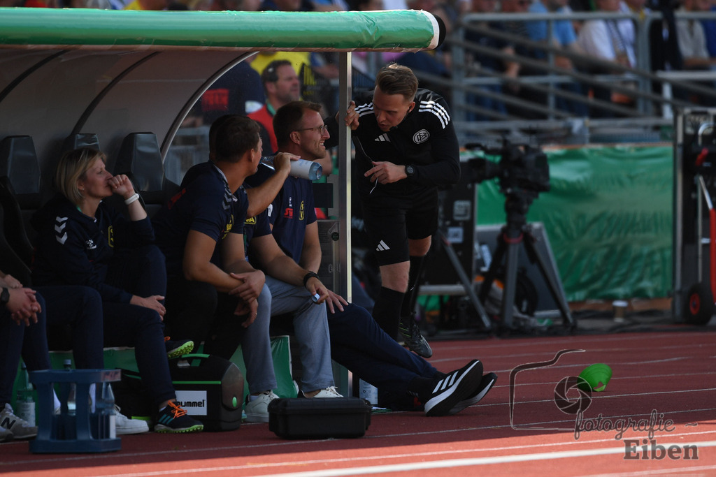 SV Atlas-Delmenhorst-Borussia Mönchengladbach | DFB-Pokal 1. Runde;SV Atlas Delmenhorst (gelb)-Borussia Mönchengladbach (schwarz) am 17.08.2025 in Oldenburg (Marschweg-Stadion), Photo: Philip Eiben 2025 - Realisiert mit Pictrs.com