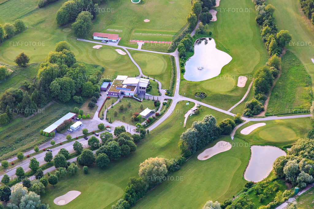Luftbild: Europa-Park Golfclub Breisgau mit Rebland das Restaurant im Ortsteil Tutschfelden in Herbolzheim im Bundesland Baden-Württemberg in Deutschland.Foto: IMG_147467.jpg vom 29.05.2025 durch Werner Riehm/FLY-FOTO.deGolfclub Breisgau - Europa-Park Golfclub Breisgau e.VWWW.REBLAND-DAS-RESTAURANT.DE