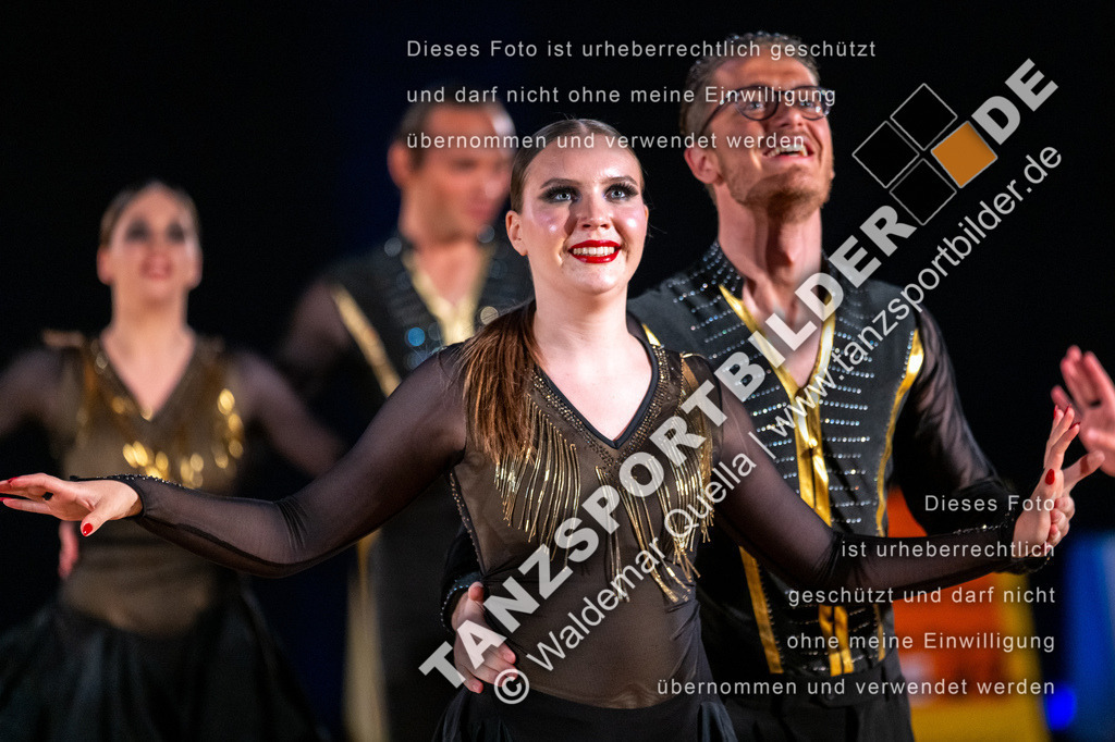 20250503-00823 | Hier finden Sie Tanz Bilder vom Latein und Standard Formationen tanzen. Sportbilder vom Tanzsport. Schöne Fotos und von Weltmeisterschaft, Europameisterschaft, Bundesliga, Regionalliga, Oberliga und Landesliga sowie von GOC Stuttgart, DanceComp, WM Bremen