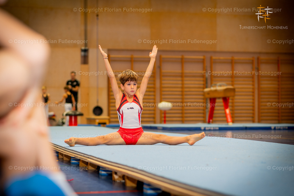 Promo-244 | "Fussifoto.com – Ihr Ansprechpartner für hochwertige Fotografie! Entdecken Sie kreative Bilder und professionelle Dienstleistungen. Kontaktieren Sie uns für Ihre Projekte!"