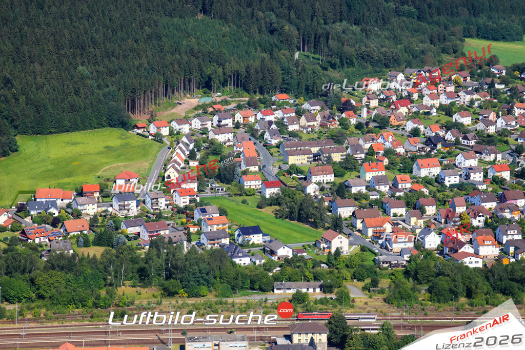 Die Luftaufnahme der Stadt Pressig wurde vom UL-Flugzeug heraus erstellt ( keine Drohne )- hohe Auflösung für beste Qualität