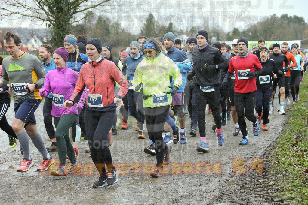 241208_0926_EX1_3700 | Sportfotografie im Rhein-Sieg Kreis, Köln, Bonn, NRW, Rheinland Pfalz, Hessen, etc. Unser Tätigkeitsfeld umfasst den Laufsport vom Volkslauf über den Marathon, Duathlon, Triathon bis zum Ultralauf wie Kölnpfad Ultra oder Schindertrail.